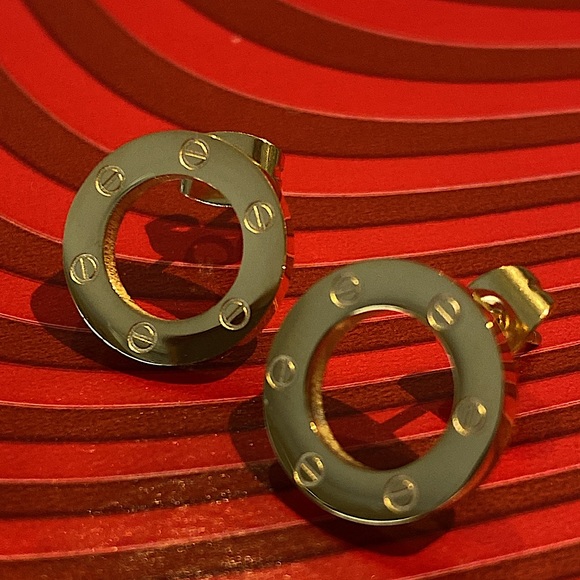 New CARTIER collection yellow gold tone Love earnings ⭐️⭐️⭐️⭐️ - Picture 5 of 13